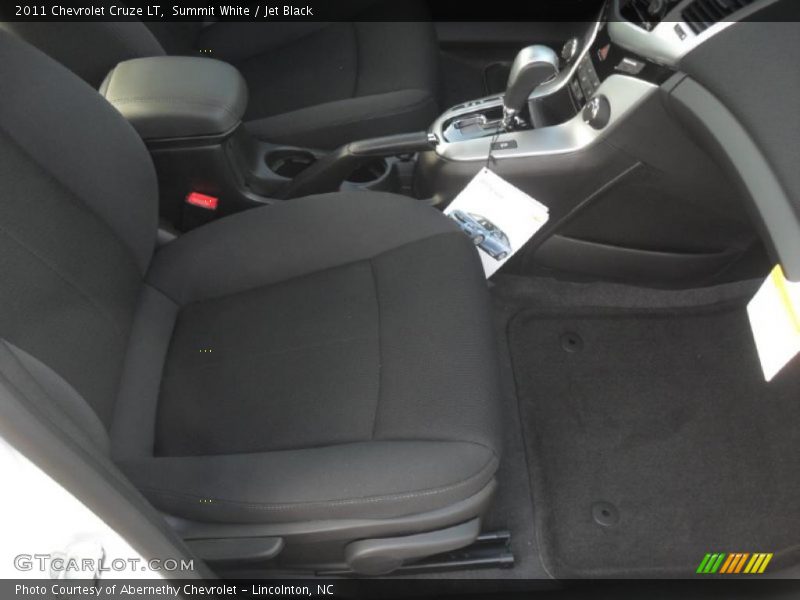 Summit White / Jet Black 2011 Chevrolet Cruze LT
