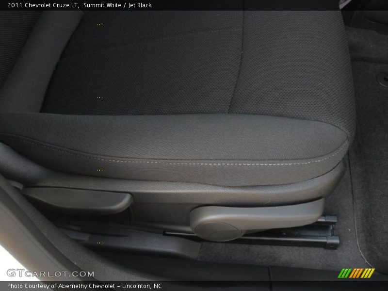 Summit White / Jet Black 2011 Chevrolet Cruze LT
