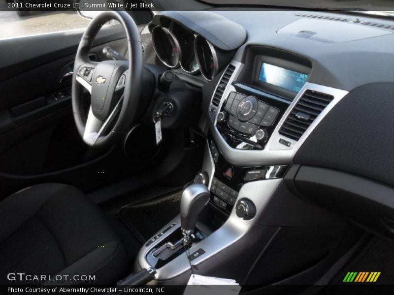 Summit White / Jet Black 2011 Chevrolet Cruze LT