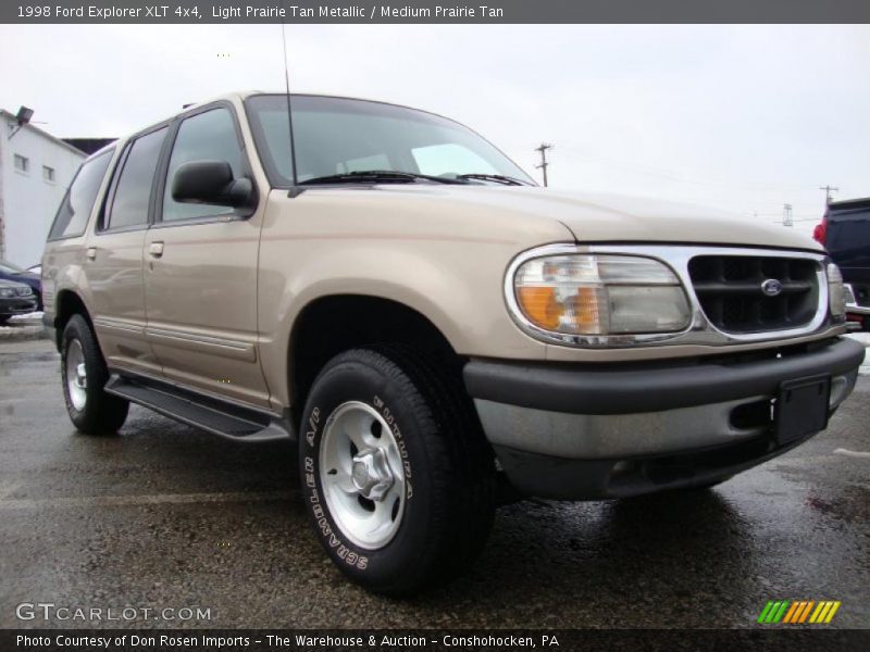 Front 3/4 View of 1998 Explorer XLT 4x4