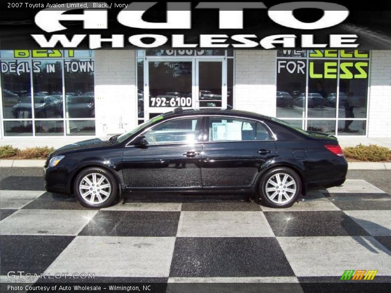 Black / Ivory 2007 Toyota Avalon Limited