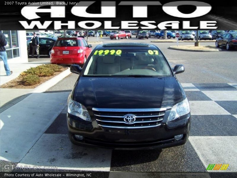 Black / Ivory 2007 Toyota Avalon Limited