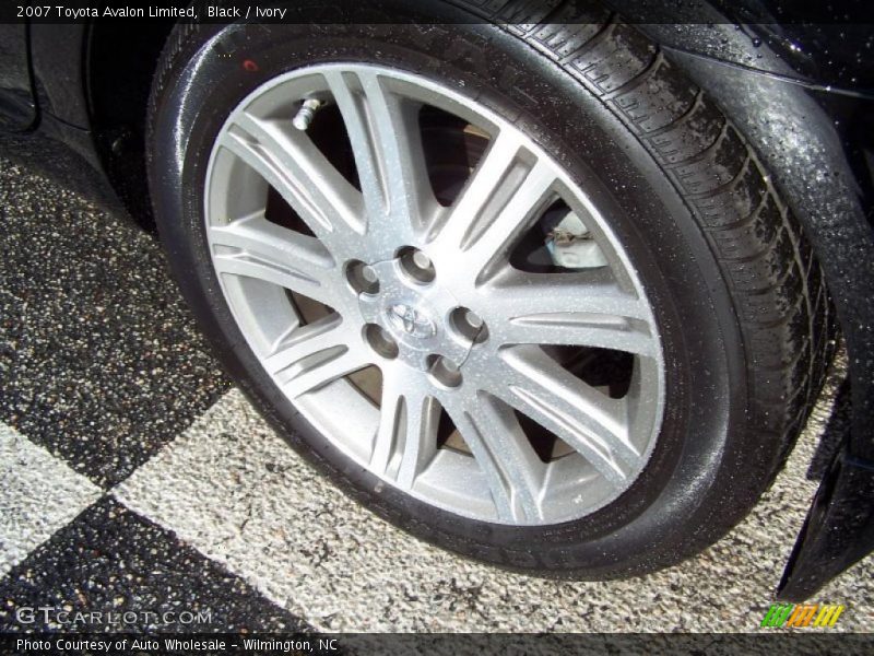 Black / Ivory 2007 Toyota Avalon Limited