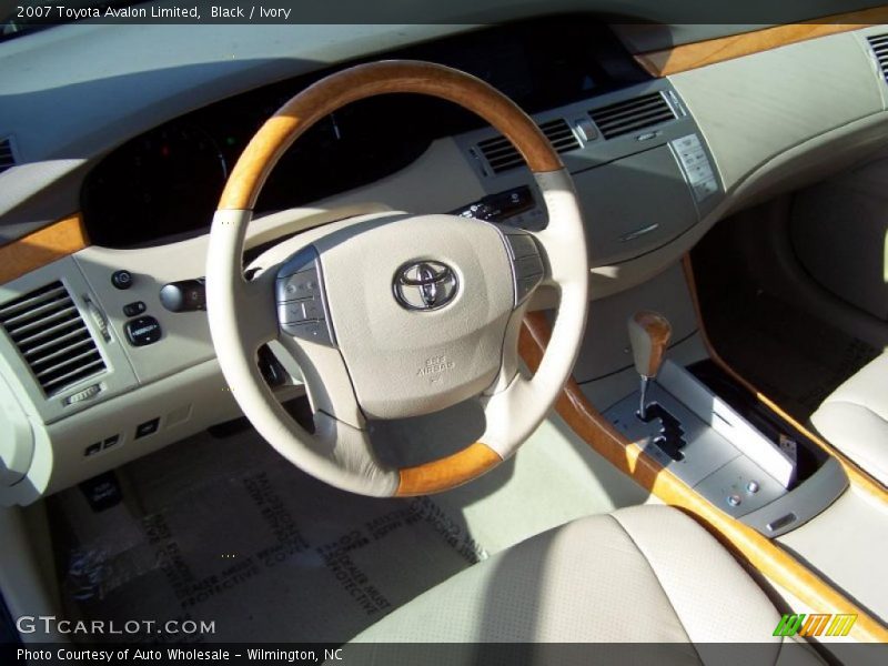 Black / Ivory 2007 Toyota Avalon Limited
