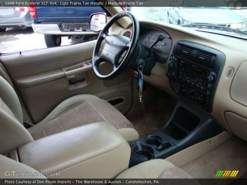 Dashboard of 1998 Explorer XLT 4x4