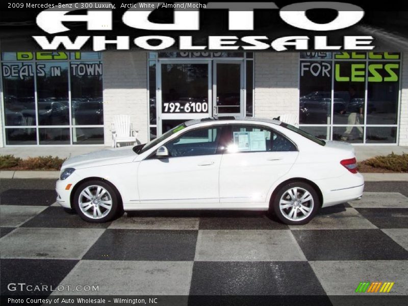 Arctic White / Almond/Mocha 2009 Mercedes-Benz C 300 Luxury