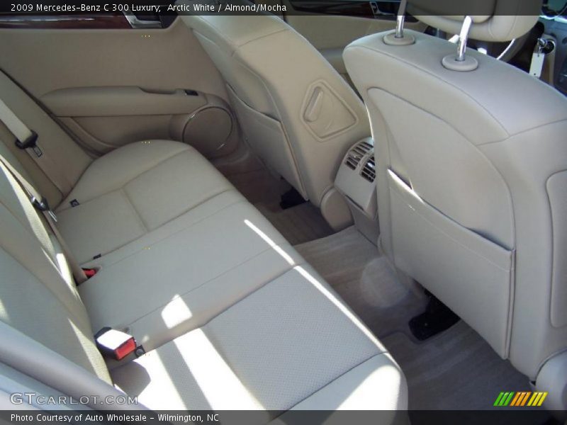 Arctic White / Almond/Mocha 2009 Mercedes-Benz C 300 Luxury