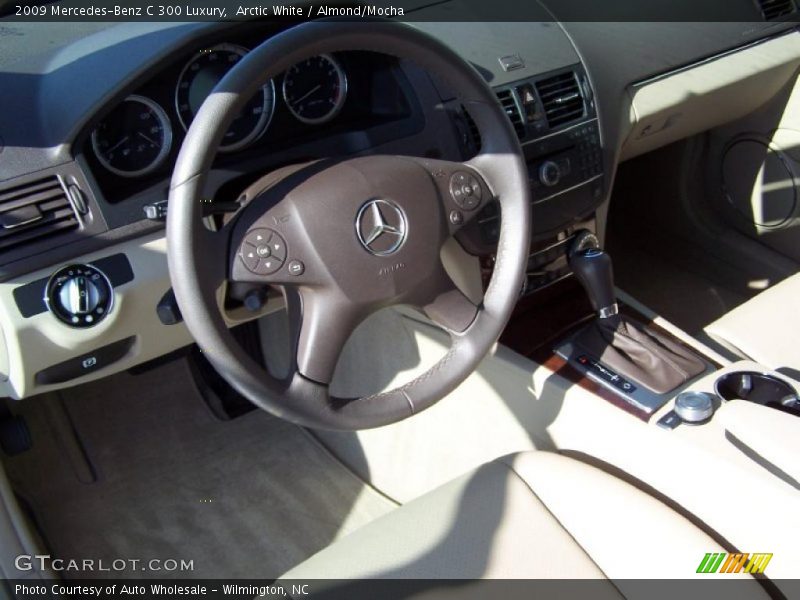 Arctic White / Almond/Mocha 2009 Mercedes-Benz C 300 Luxury