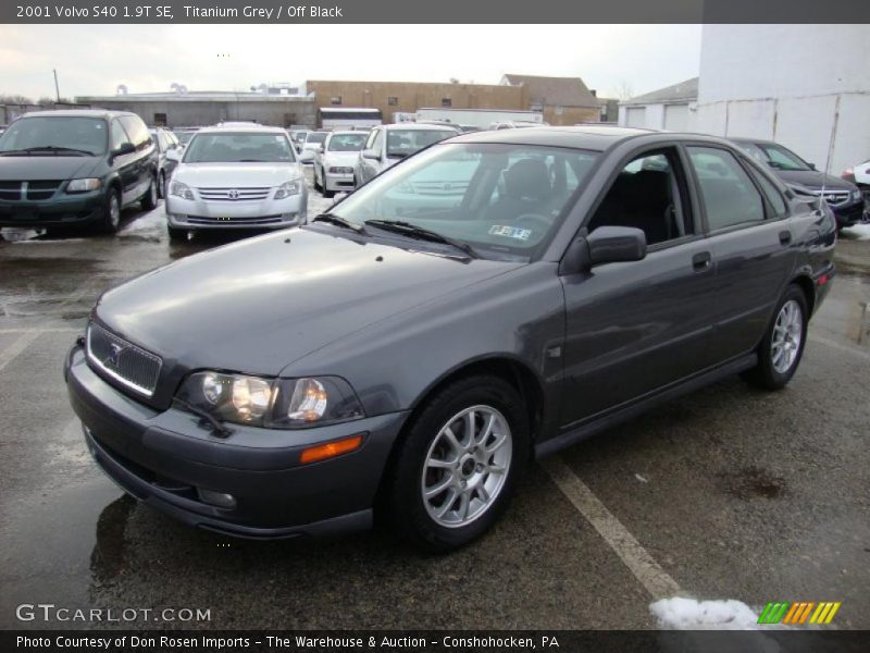 Front 3/4 View of 2001 S40 1.9T SE