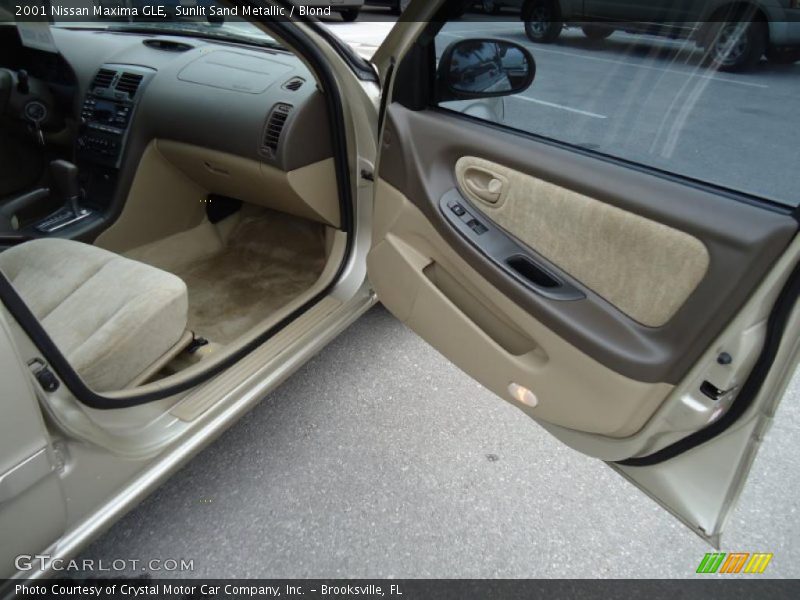 Sunlit Sand Metallic / Blond 2001 Nissan Maxima GLE