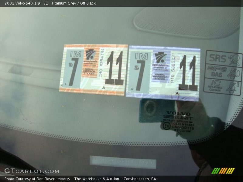 Titanium Grey / Off Black 2001 Volvo S40 1.9T SE