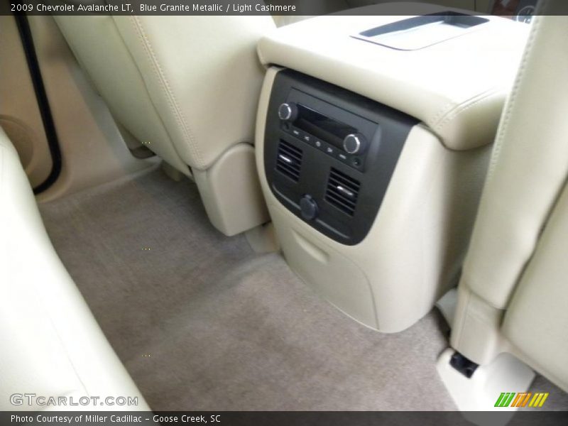 Blue Granite Metallic / Light Cashmere 2009 Chevrolet Avalanche LT