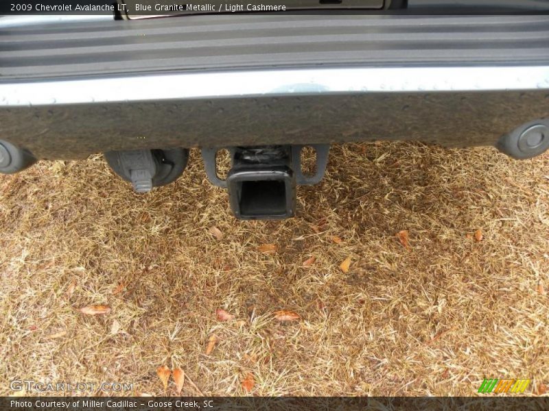 Blue Granite Metallic / Light Cashmere 2009 Chevrolet Avalanche LT
