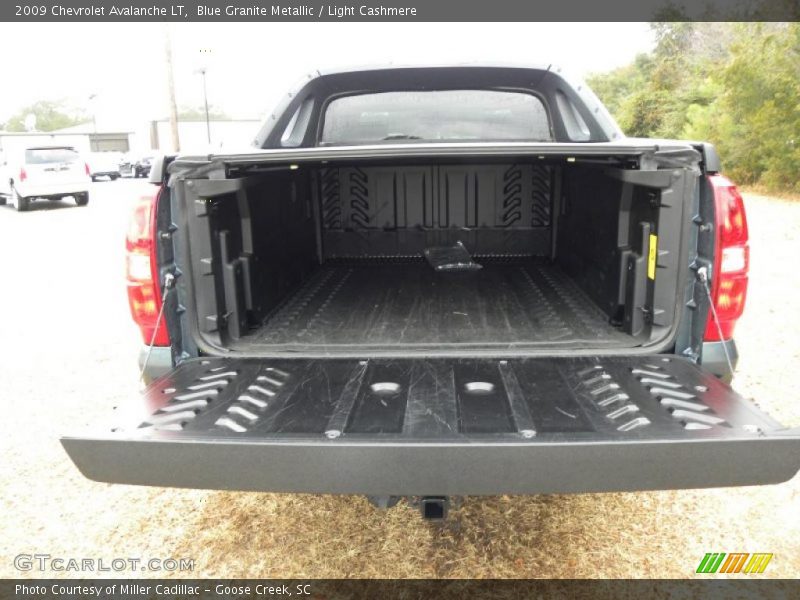 Blue Granite Metallic / Light Cashmere 2009 Chevrolet Avalanche LT