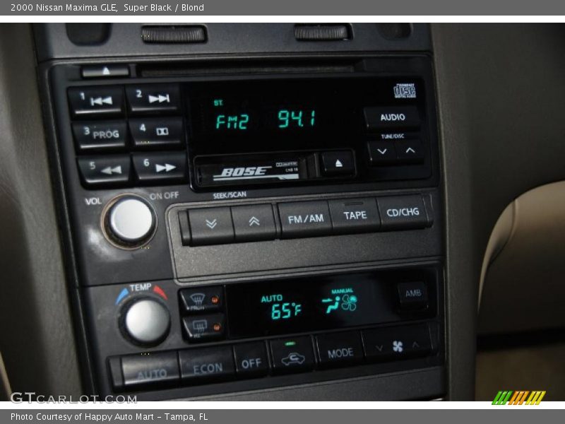 Super Black / Blond 2000 Nissan Maxima GLE