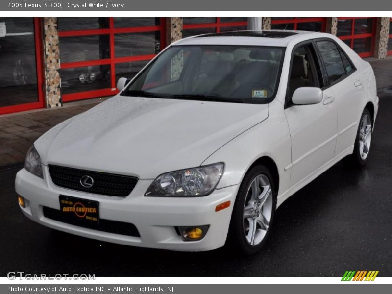 Front 3/4 View of 2005 IS 300