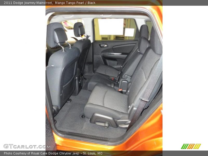  2011 Journey Mainstreet Black Interior