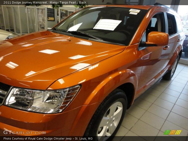 Mango Tango Pearl / Black 2011 Dodge Journey Mainstreet