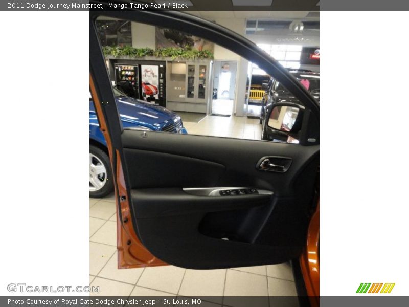 Mango Tango Pearl / Black 2011 Dodge Journey Mainstreet