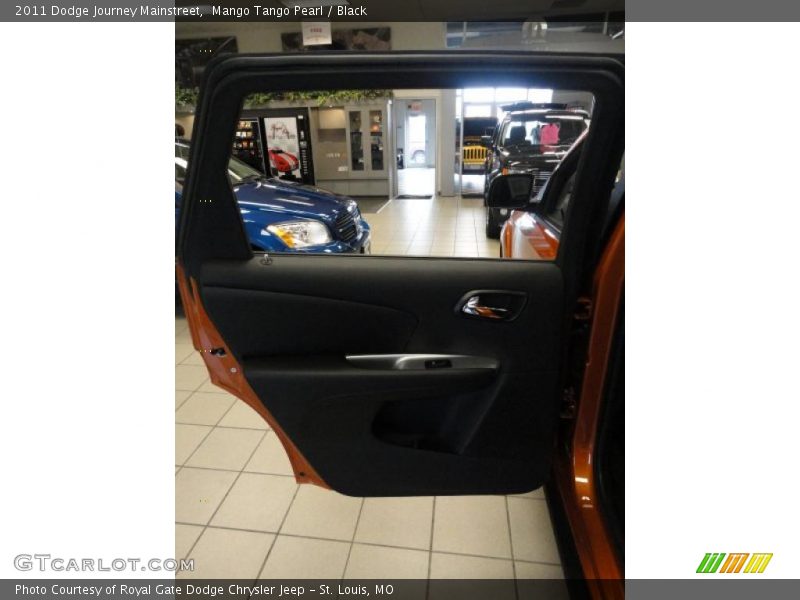 Mango Tango Pearl / Black 2011 Dodge Journey Mainstreet