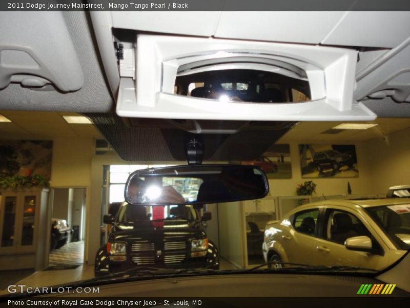 Mango Tango Pearl / Black 2011 Dodge Journey Mainstreet