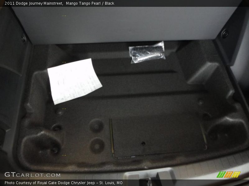 Mango Tango Pearl / Black 2011 Dodge Journey Mainstreet