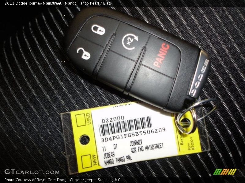 Mango Tango Pearl / Black 2011 Dodge Journey Mainstreet