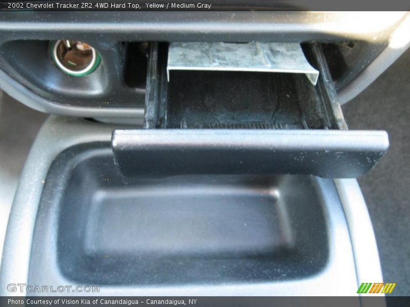 Yellow / Medium Gray 2002 Chevrolet Tracker ZR2 4WD Hard Top