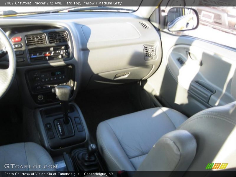 Yellow / Medium Gray 2002 Chevrolet Tracker ZR2 4WD Hard Top