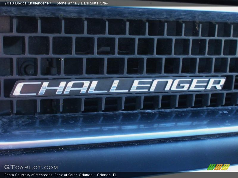 Stone White / Dark Slate Gray 2010 Dodge Challenger R/T