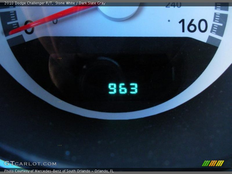 Stone White / Dark Slate Gray 2010 Dodge Challenger R/T