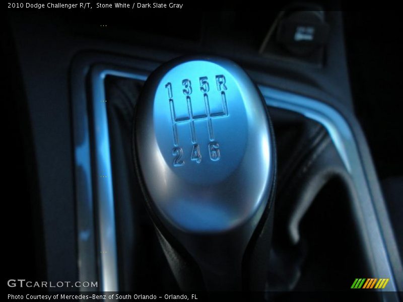 Stone White / Dark Slate Gray 2010 Dodge Challenger R/T