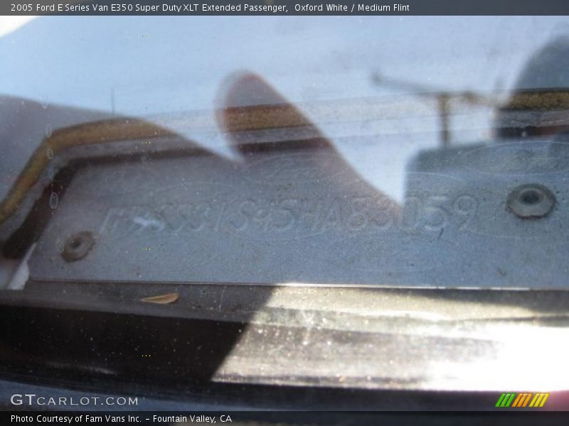 Oxford White / Medium Flint 2005 Ford E Series Van E350 Super Duty XLT Extended Passenger
