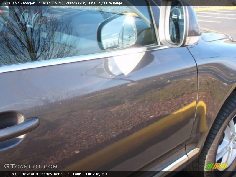 Alaska Grey Metallic / Pure Beige 2008 Volkswagen Touareg 2 VR6