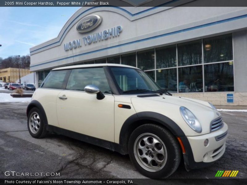 Pepper White / Panther Black 2005 Mini Cooper Hardtop