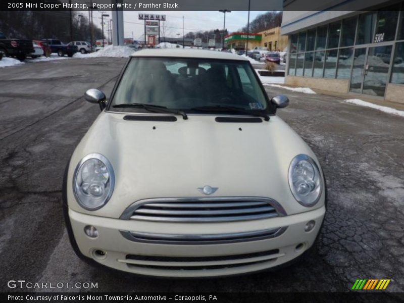 Pepper White / Panther Black 2005 Mini Cooper Hardtop