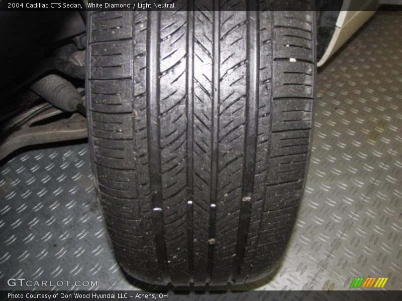 White Diamond / Light Neutral 2004 Cadillac CTS Sedan