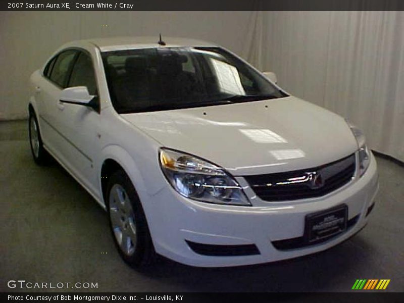 Cream White / Gray 2007 Saturn Aura XE