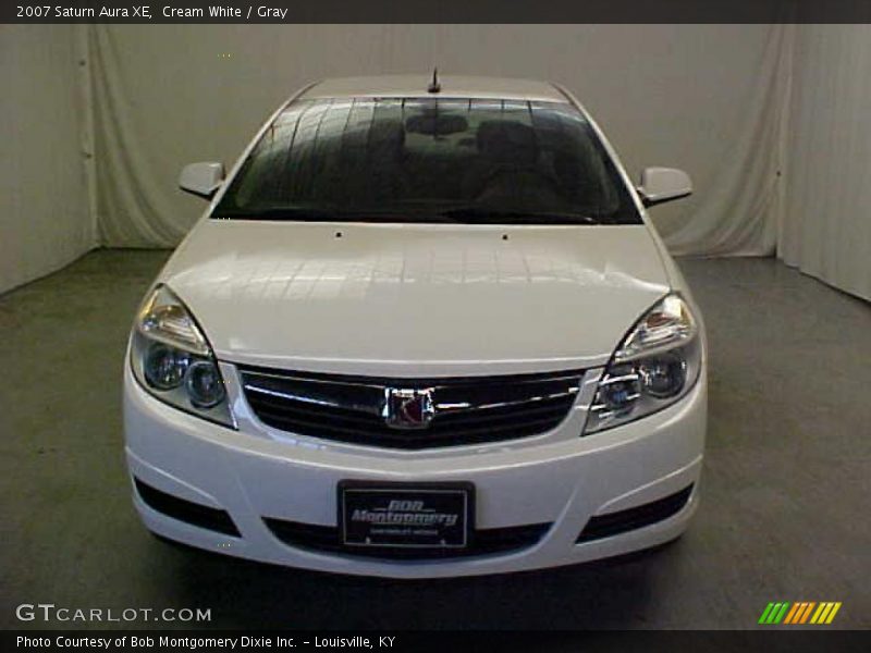 Cream White / Gray 2007 Saturn Aura XE