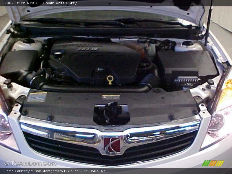 Cream White / Gray 2007 Saturn Aura XE