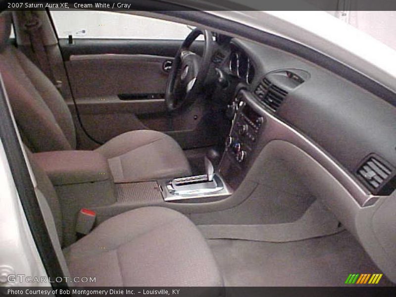 Cream White / Gray 2007 Saturn Aura XE