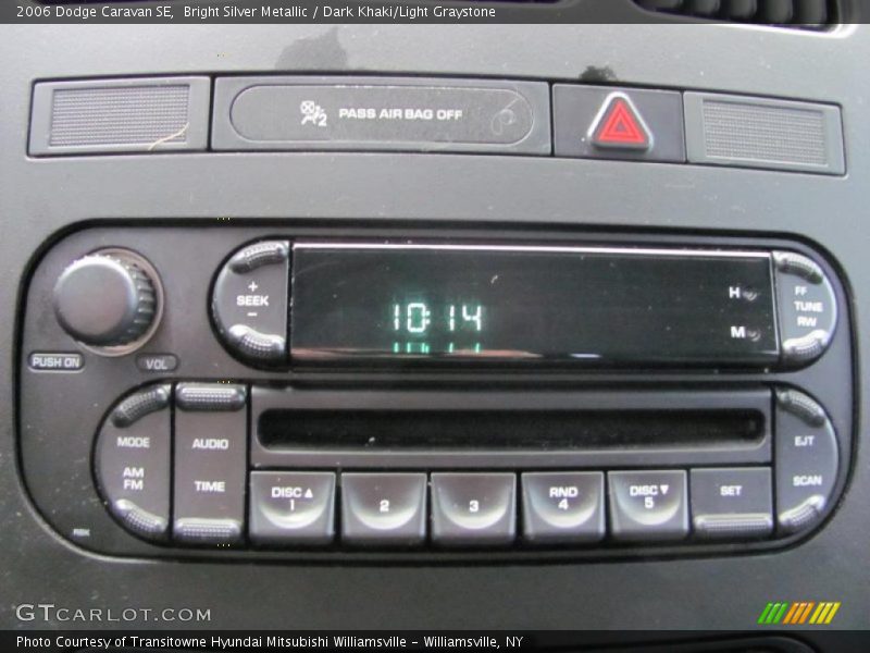Bright Silver Metallic / Dark Khaki/Light Graystone 2006 Dodge Caravan SE