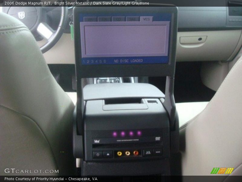 Bright Silver Metallic / Dark Slate Gray/Light Graystone 2006 Dodge Magnum R/T