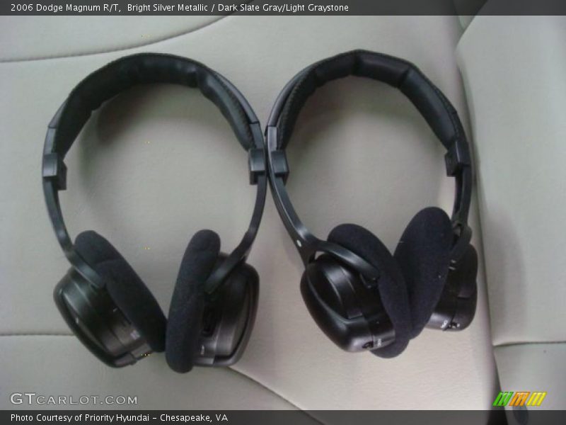 Bright Silver Metallic / Dark Slate Gray/Light Graystone 2006 Dodge Magnum R/T