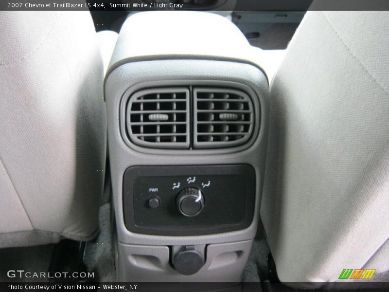 Summit White / Light Gray 2007 Chevrolet TrailBlazer LS 4x4