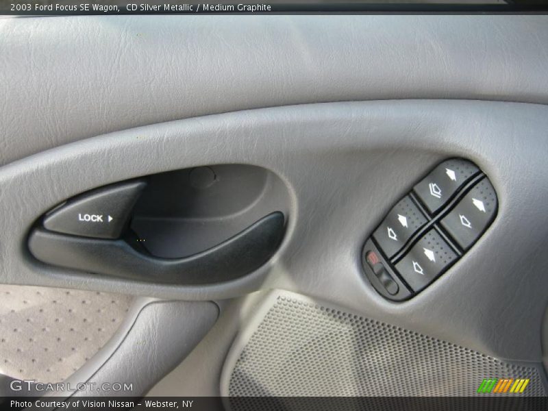 CD Silver Metallic / Medium Graphite 2003 Ford Focus SE Wagon