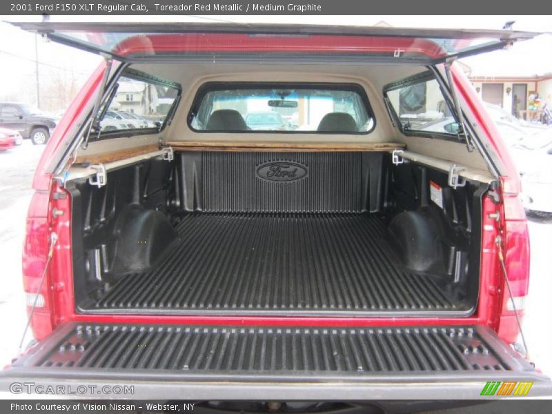 Toreador Red Metallic / Medium Graphite 2001 Ford F150 XLT Regular Cab