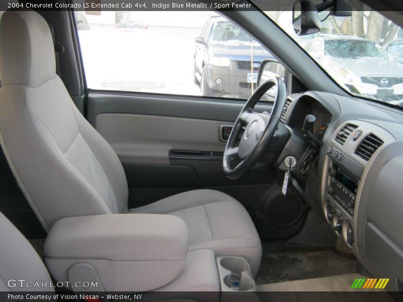 Indigo Blue Metallic / Sport Pewter 2004 Chevrolet Colorado LS Extended Cab 4x4