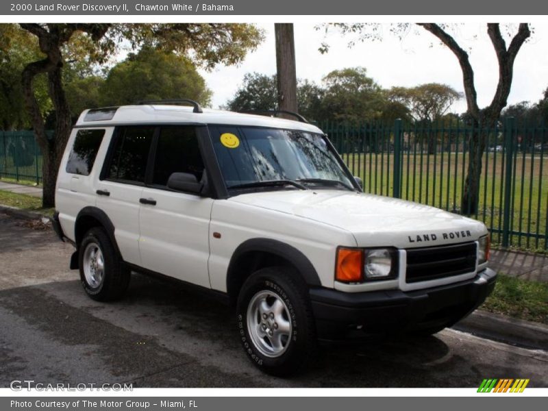 Chawton White / Bahama 2000 Land Rover Discovery II