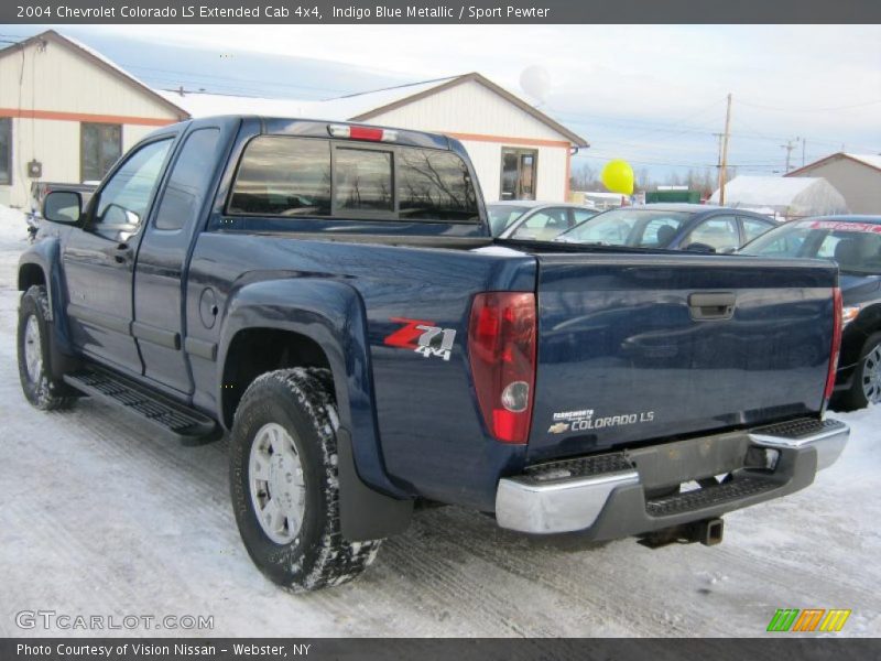 Indigo Blue Metallic / Sport Pewter 2004 Chevrolet Colorado LS Extended Cab 4x4